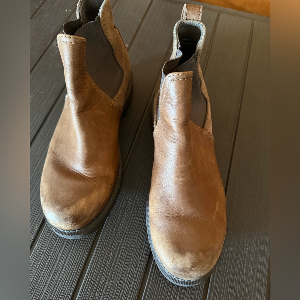 Sorel Tan Leather Boots with Black Soles - Picture 5 of 7